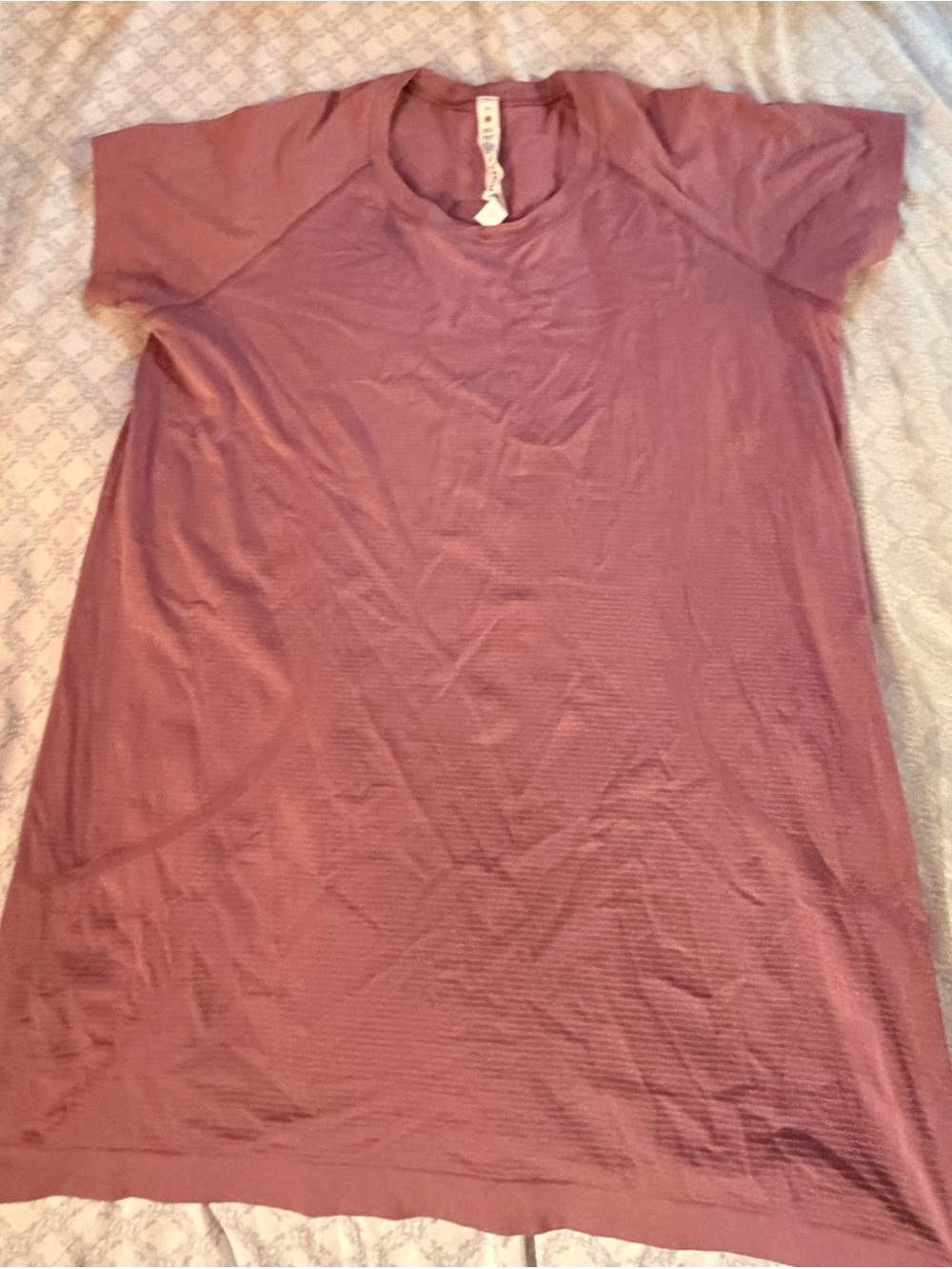 Lululemon size 14 Women’s Mauve Short-Sleeve Knit Top - Unbranded